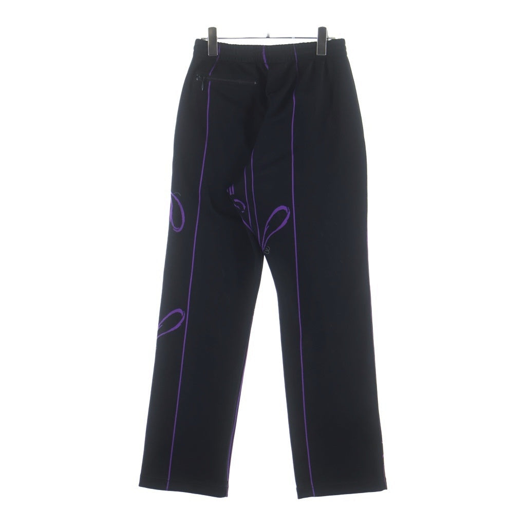 Needles(ニードルス) TRACK PANTS 総柄トラックパンツ ストレートパンツ ブラック/パープル SX403