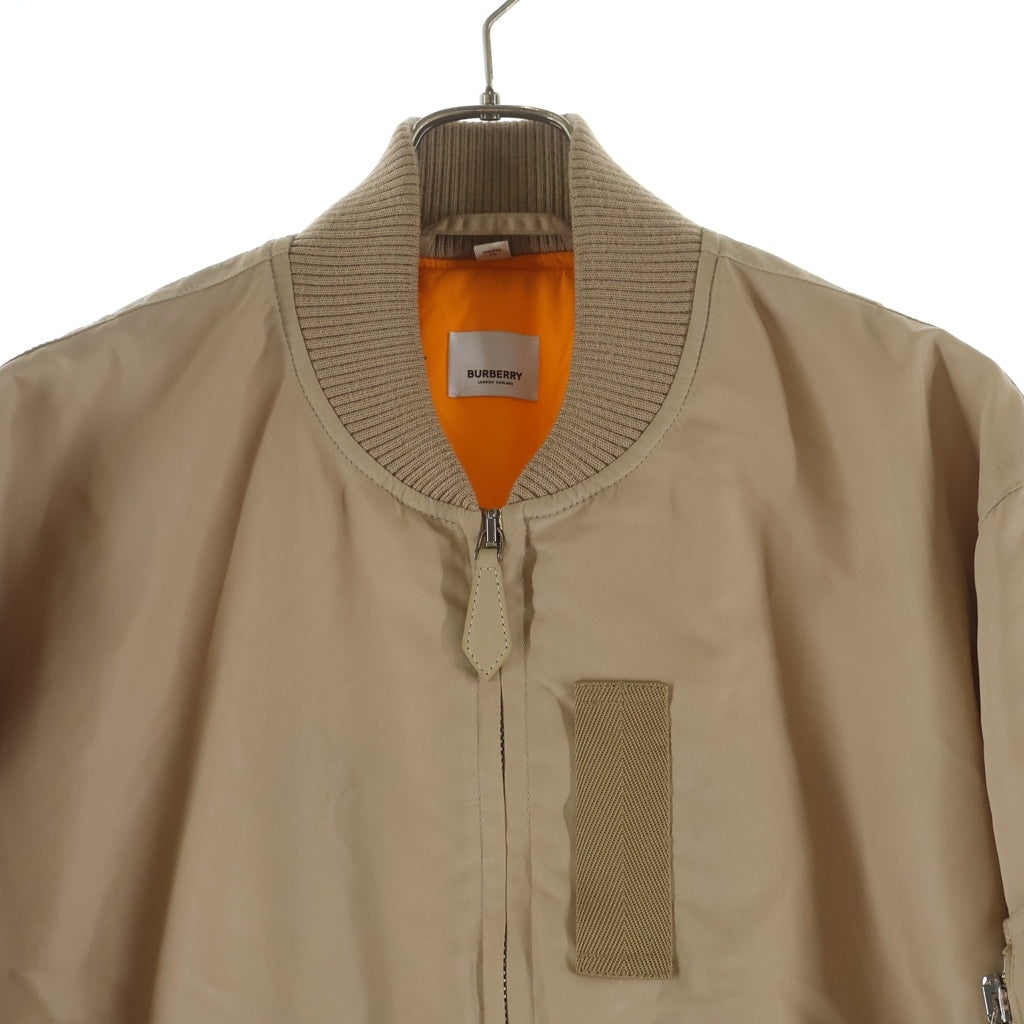 BURBERRY(バーバリー) バックロゴプリント WZIP 中綿入り ボンバージャケット/MA-1/ブルゾンジャケット ベージュ 8054485