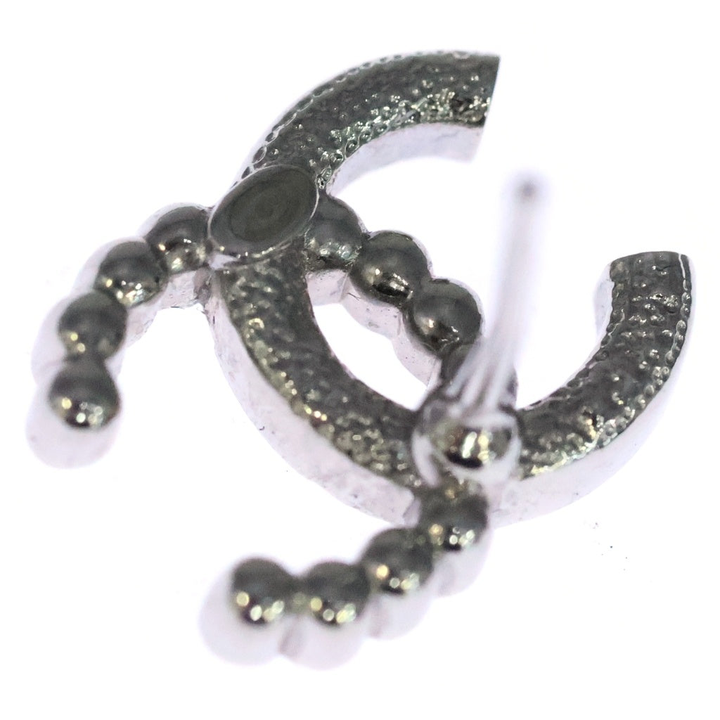 CHANEL(シャネル) ココマーク スタッドピアス ストラス コスチュームパール ホワイト/シルバー ABD478 B16782 NY391 レディース