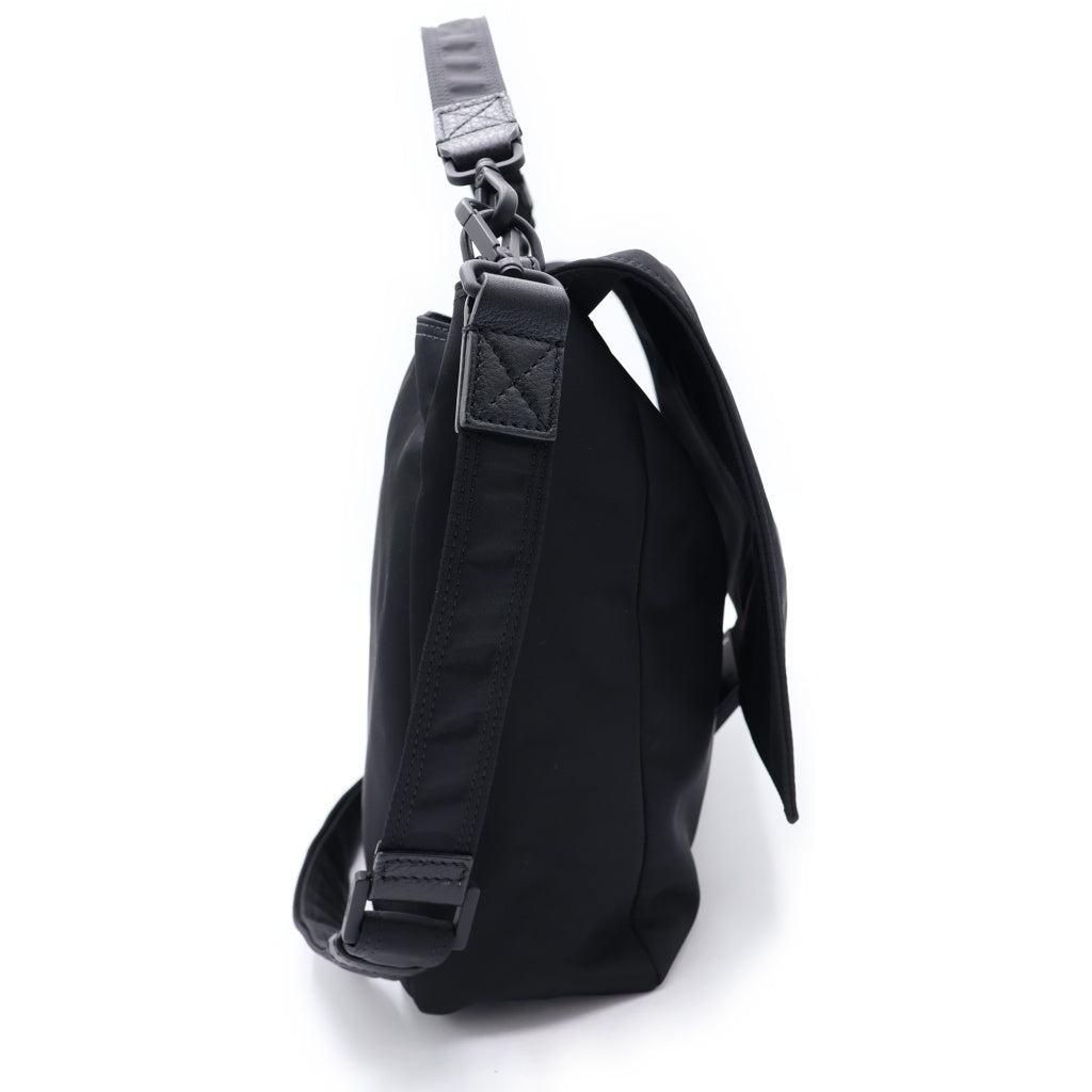 FENDI(フェンディ) バゲット メッセンジャーショルダーバッグ ブラック 7VA536 レディース