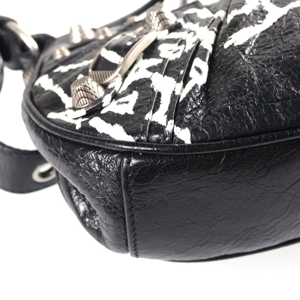 BALENCIAGA(バレンシアガ) Le Cagole Flap Bag DIY Metal メタルロゴ ル カゴール XS フラップバッグ レザーショルダーバック ブラック 671309