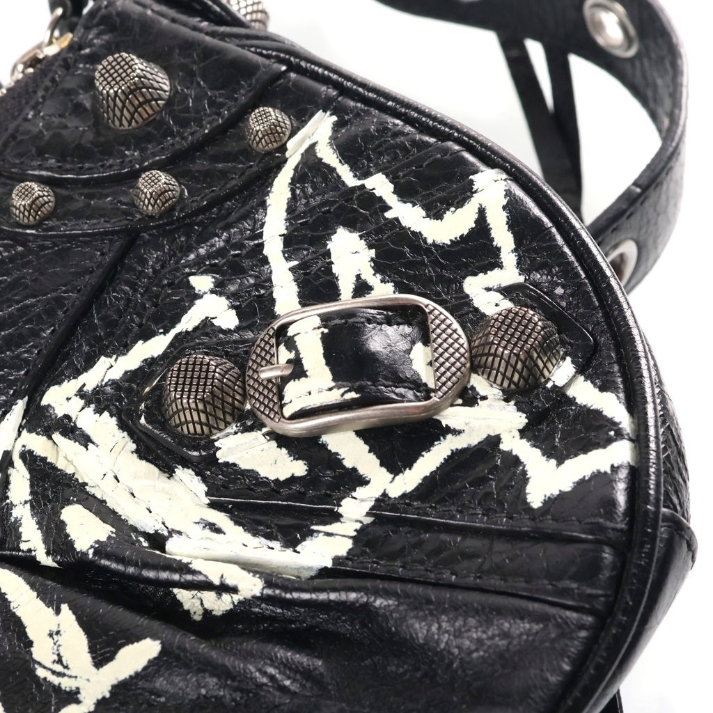 BALENCIAGA(バレンシアガ) Le Cagole Flap Bag DIY Metal メタルロゴ ル カゴール XS フラップバッグ レザーショルダーバック ブラック 671309