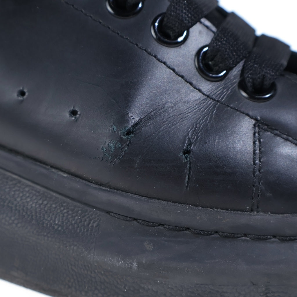 Alexander McQueen(アレキサンダーマックイーン) OVERSIZED SNEAKER オーバーサイズ レザーローカットスニーカー ブラック 553761