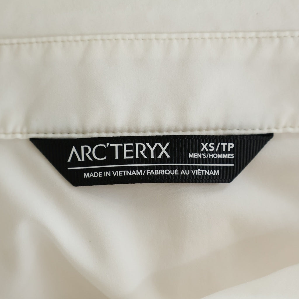 ARC'TERYX(アークテリクス) ロゴプリント スカイライン ショートスリーブ シャツ ホワイト X000010621