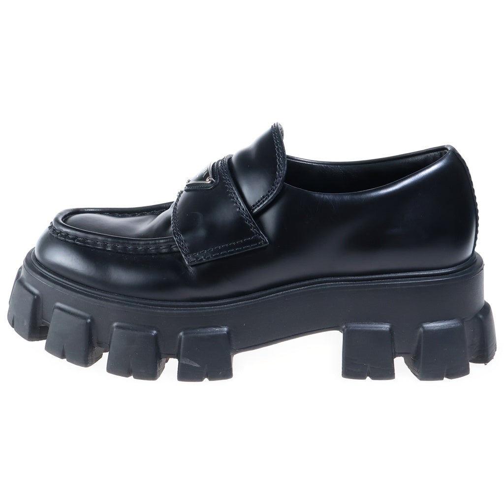 PRADA(プラダ) モノリス トライアングルロゴプレートローファー 三角ロゴ ブラック 2DE129 レディース