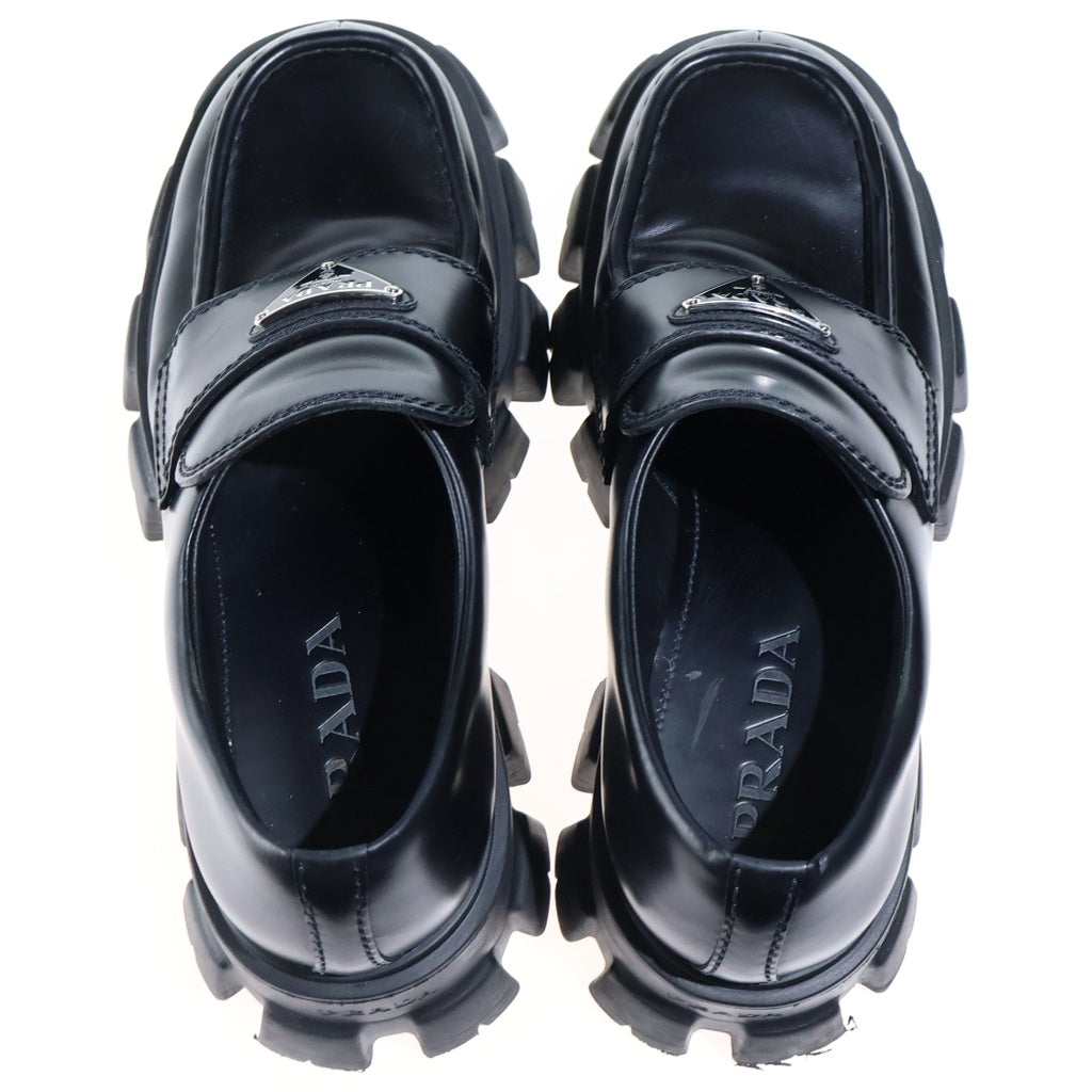 PRADA(プラダ) モノリス トライアングルロゴプレートローファー 三角ロゴ ブラック 2DE129 レディース