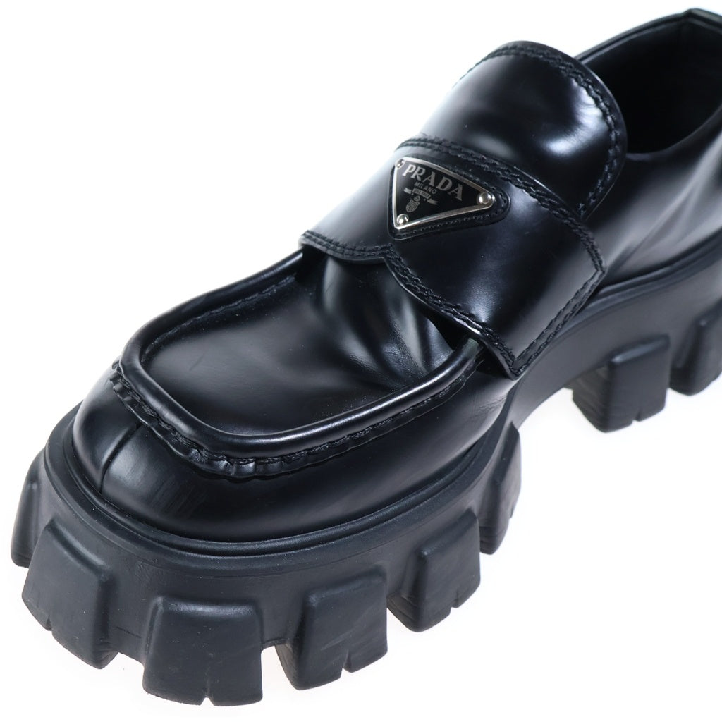 PRADA(プラダ) モノリス トライアングルロゴプレートローファー 三角ロゴ ブラック 2DE129 レディース
