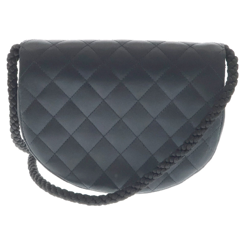 CHANEL(シャネル) キルティング ハーフムーン グリポア フラップバッグ ブラック