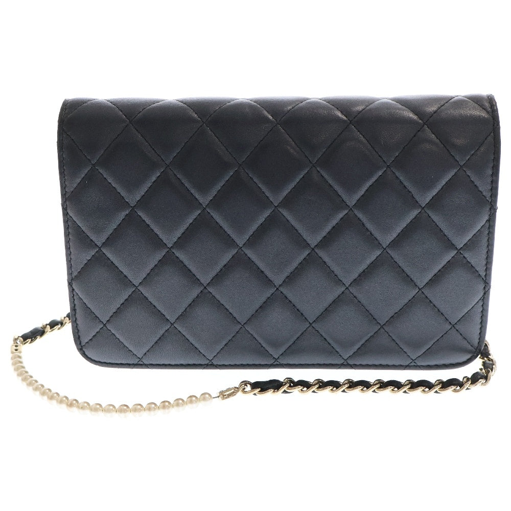 CHANEL(シャネル) マトラッセ パールココマーク ラムスキン チェーンウォレット レディース グレー