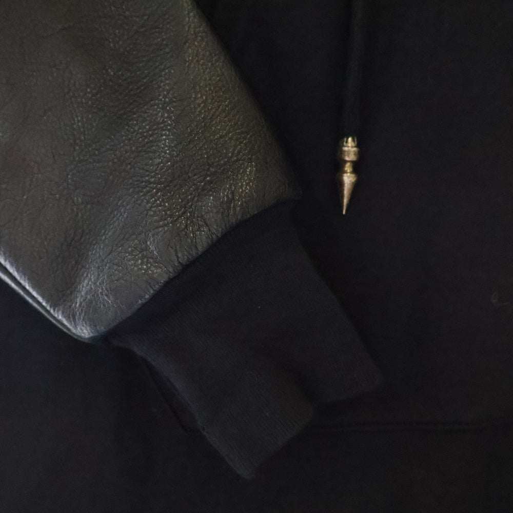 CHROME HEARTS(クロムハーツ) ×Bella Hadid BELLA HD PLVR SHT ×ベラハディッド イニシャルパッチロゴ ダガージップ レザー切り替えロング丈パーカー フーディー レディース ブラック