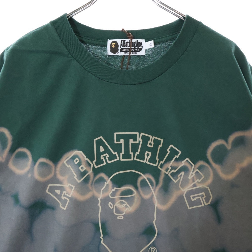 A BATHING APE(アベイシングエイプ) HAND DYE COLLEGE RELAXED FIT Tee フロントプリント クルーネック半袖Tシャツカットソー グリーン 001CSL301015M