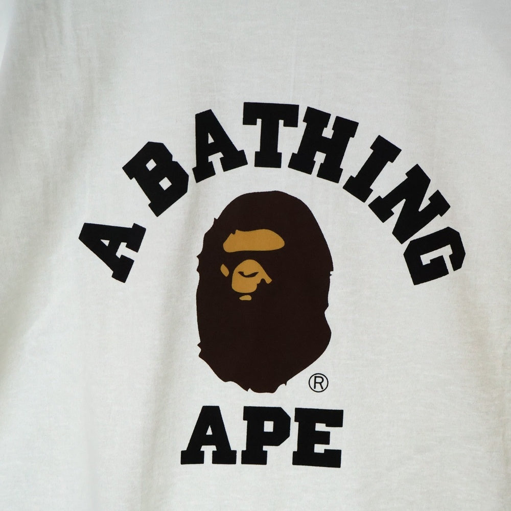 A BATHING APE(アベイシングエイプ) COLLEGE TEE フロントプリント クルーネック半袖Tシャツカットソー ホワイト 001TEL801001M