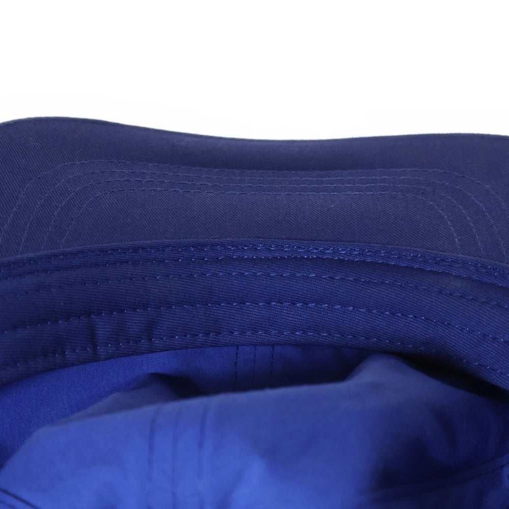 KITH(キス) ロゴ刺繍ベースボールキャップ ブルー/ホワイト KHW050227