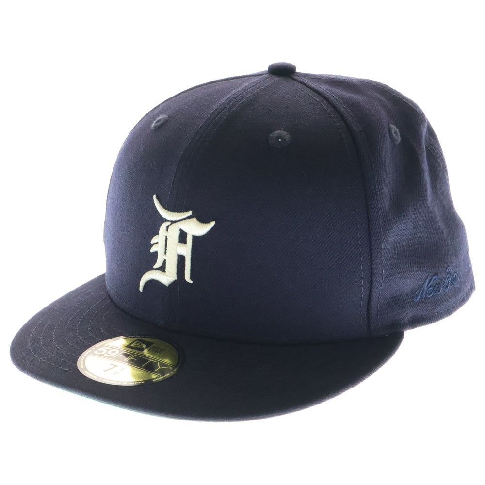 FEAR OF GOD ESSENTIALS(フィアオブゴッド エッセンシャルズ) ×New Era 59FIFTY Fitted Cap ×ニューエラ ロゴ刺しゅう ベースボールキャップ 帽子 ネイビー