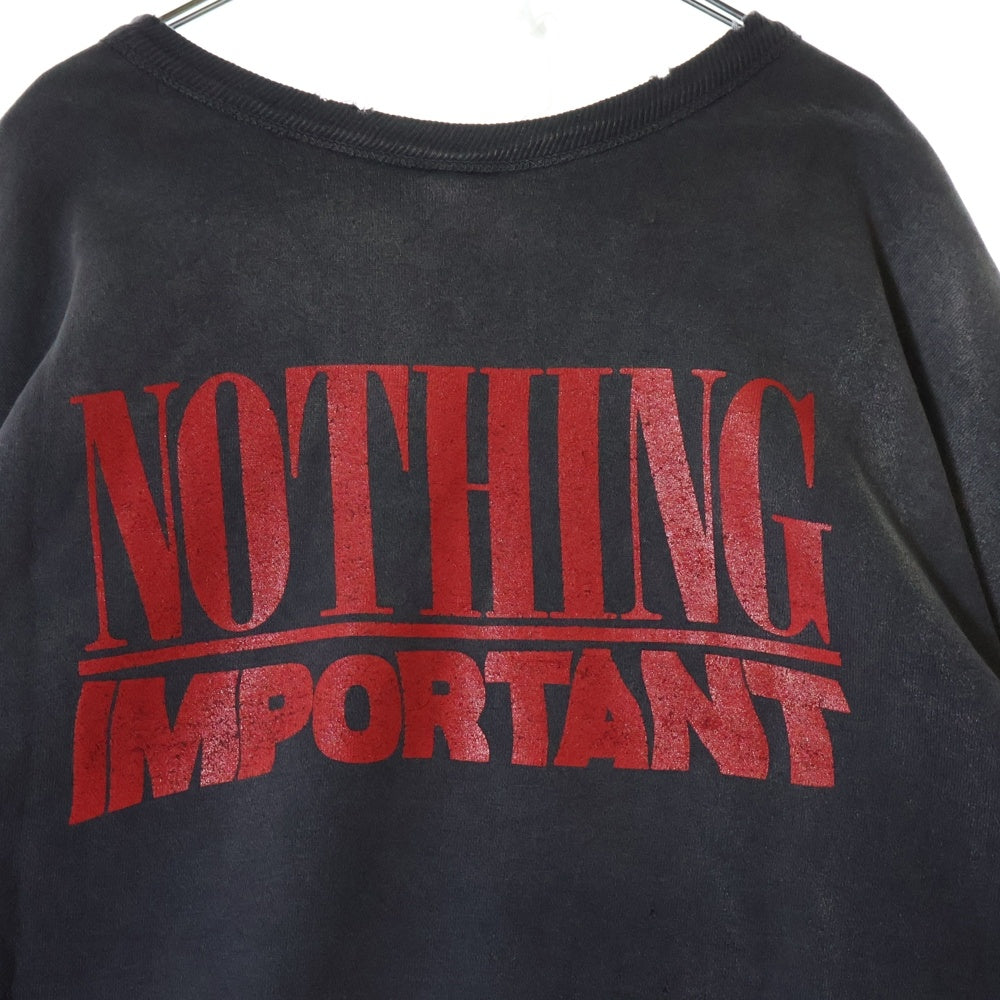 SAINT MICHAEL(セントマイケル) 24AW ×Kousuke Kawamura CREW SWEAT NOTHING IMPORTANT 河村康輔 ナッシングインポータント長袖クルーネックスウェットトレーナー ブラック SM-YS1-0000-C36