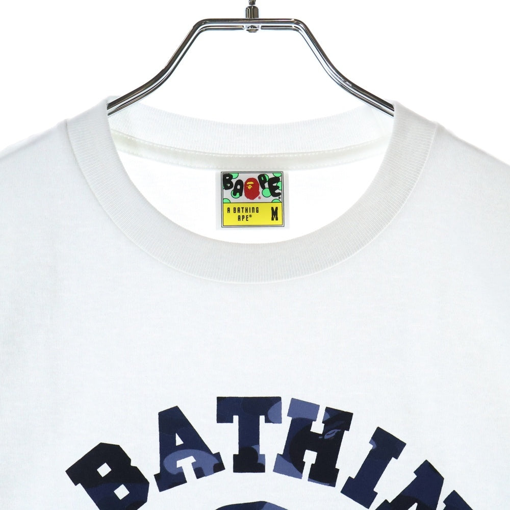 A BATHING APE(アベイシングエイプ) COLOR CAMO COLLEGE TEE カラーカモ クルーネック半袖Tシャツカットソー ホワイト/ネイビー 001TEL801016M