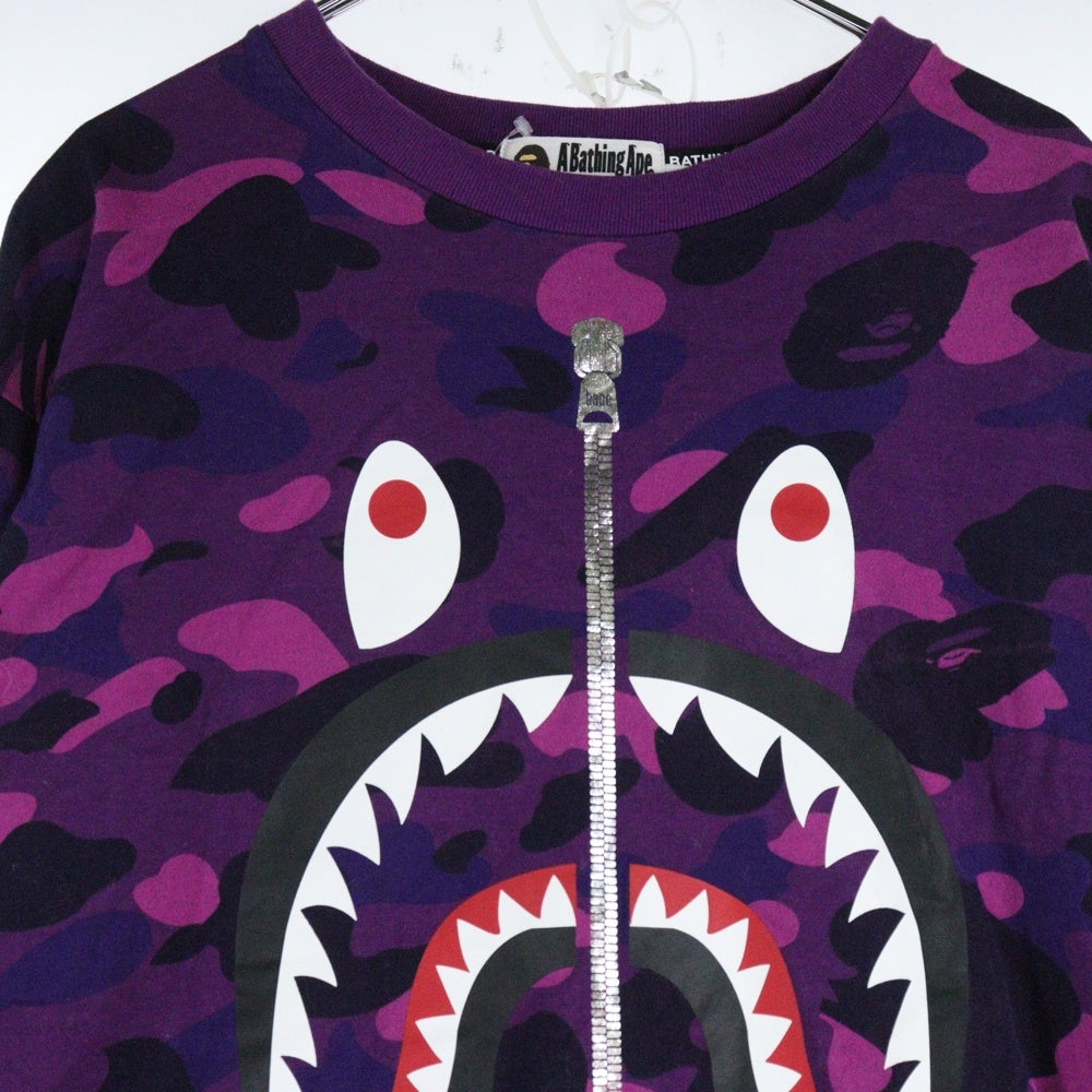A BATHING APE(アベイシングエイプ) COLOR CAMO SHARK LSTEE カモ総柄 フロントプリント クルーネック長袖Tシャツカットソー パープル