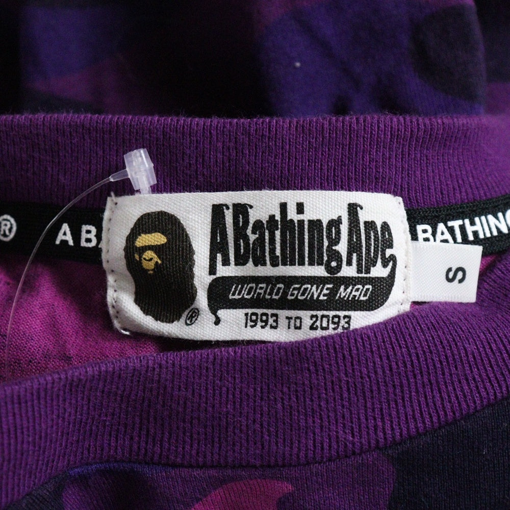 A BATHING APE(アベイシングエイプ) COLOR CAMO SHARK LSTEE カモ総柄 フロントプリント クルーネック長袖Tシャツカットソー パープル
