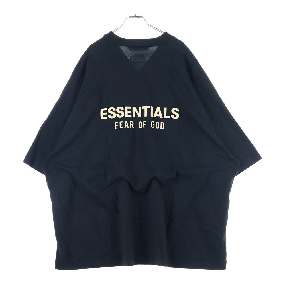 FEAR OF GOD ESSENTIALS(フィアオブゴッド エッセンシャルズ) バックラバーロゴプリント Vネック半袖Tシャツカットソー ブラック