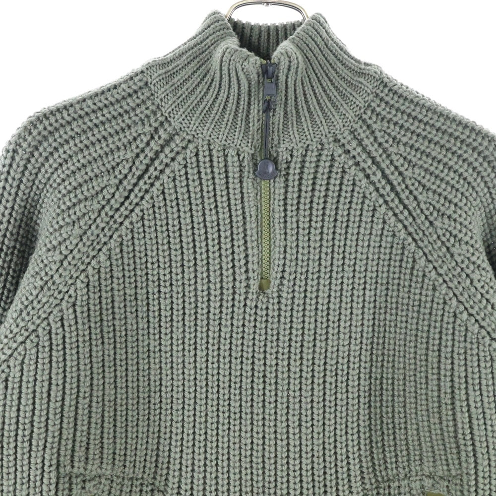 MONCLER GENIUS(モンクレール ジーニアス) 23AW ×PHARRELL WILLIAMS CICLISTA TRICOT ファレルウィリアムス ハーフジップ カーキ I209R9F00001