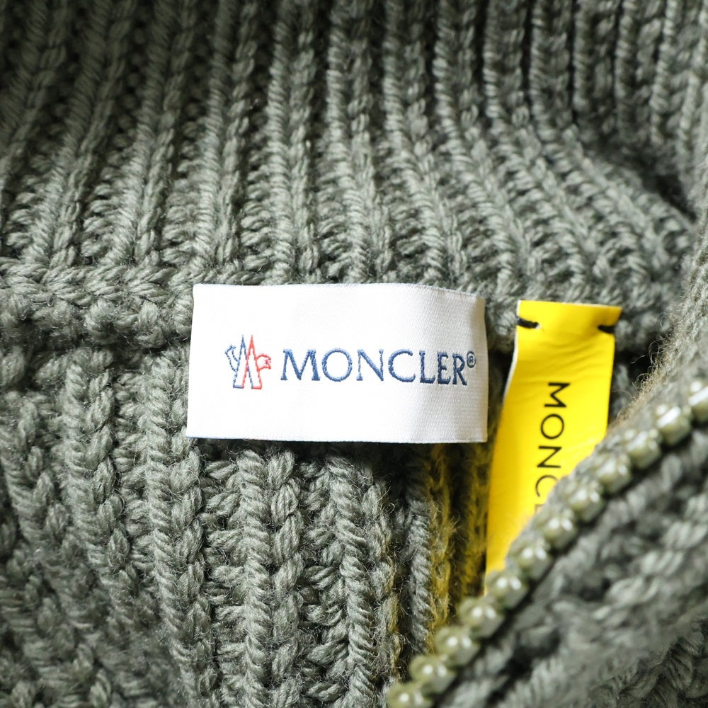 MONCLER GENIUS(モンクレール ジーニアス) 23AW ×PHARRELL WILLIAMS CICLISTA TRICOT ファレルウィリアムス ハーフジップ カーキ I209R9F00001