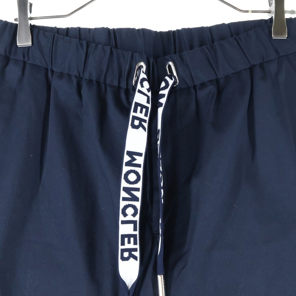 MONCLER(モンクレール) 23SS PANTALONE SPORTIVO ロゴドローコード ワッペン付きコットンパンツ ネイビー I10912A00003