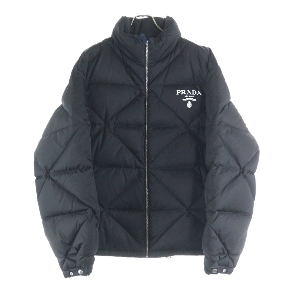 PRADA(プラダ) RE-NYLON ロゴプリント キルティングダウンジャケット ブラック SGB803