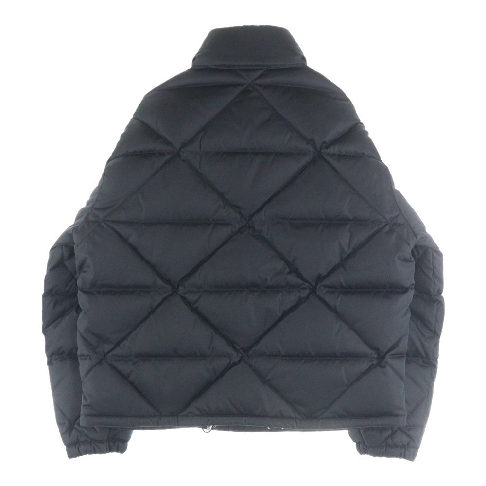 PRADA(プラダ) RE-NYLON ロゴプリント キルティングダウンジャケット ブラック SGB803