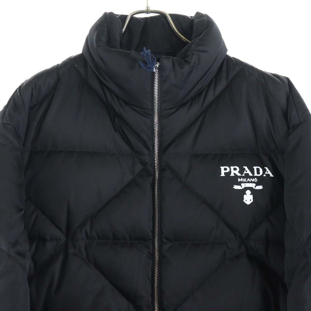 PRADA(プラダ) RE-NYLON ロゴプリント キルティングダウンジャケット ブラック SGB803