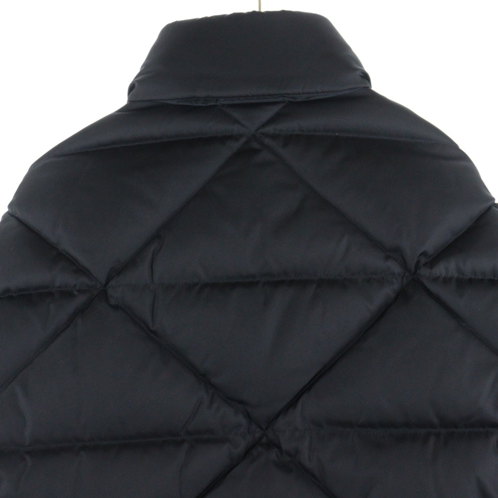 PRADA(プラダ) RE-NYLON ロゴプリント キルティングダウンジャケット ブラック SGB803
