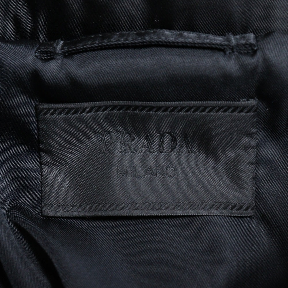 PRADA(プラダ) RE-NYLON ロゴプリント キルティングダウンジャケット ブラック SGB803