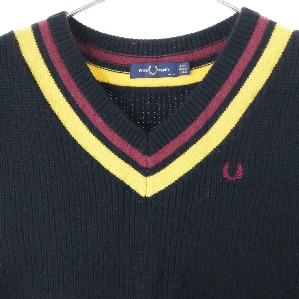 FRED PERRY(フレッドペリー) フロント刺繍ロゴ Vネックニットベスト レディース ブラック FZ7230