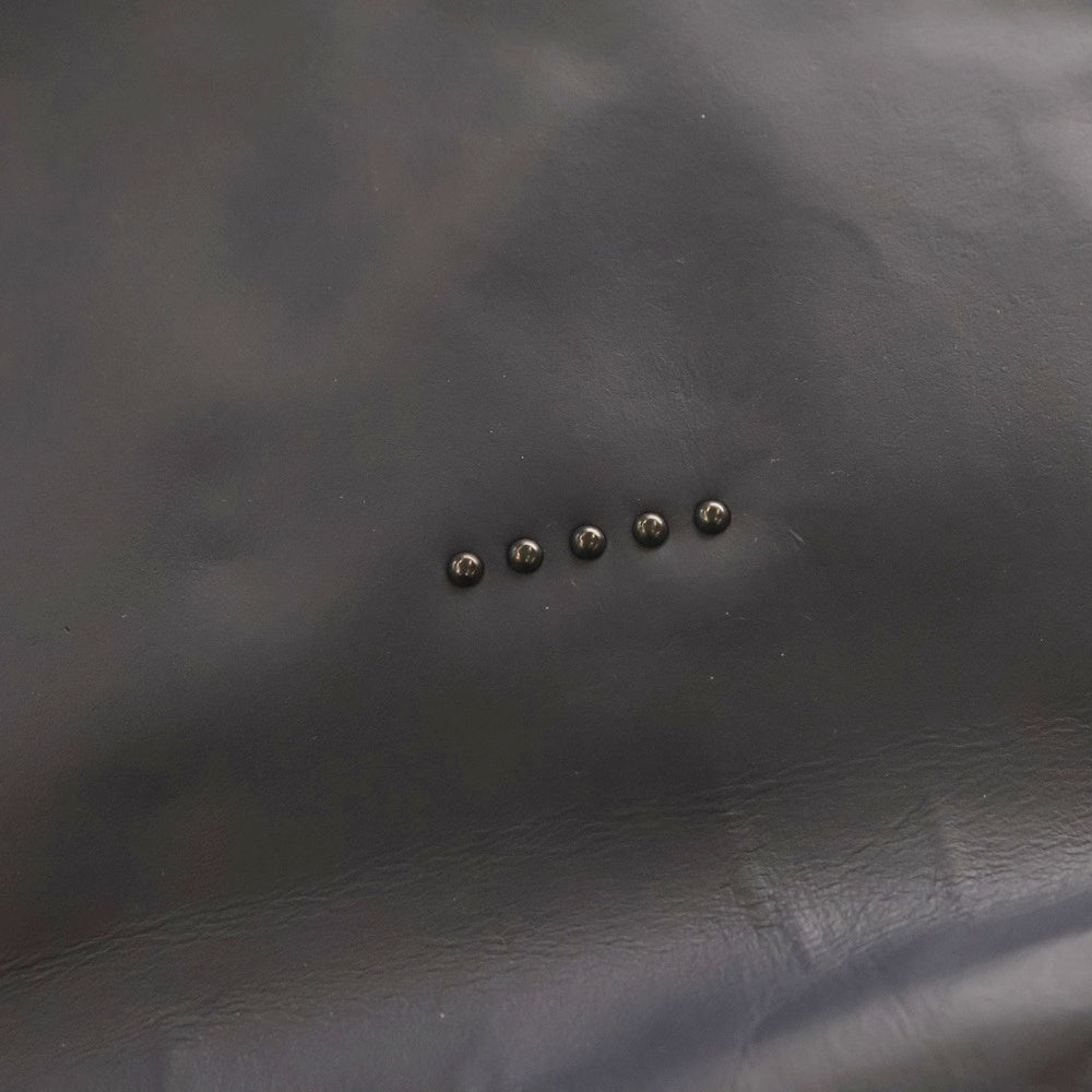 DUREN(デューレン) スタッズ付き クリンクルレザー ジップトートバッグ ネイビー