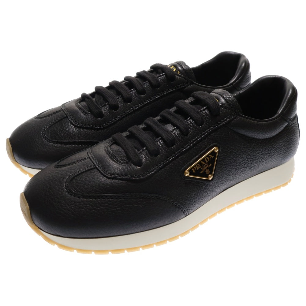 未使用　プラダ　36　スニーカー　23cm相当　メタルロゴ　メタルプレート PRADA(プラダ) メタルロゴプレート レザーローカットスニーカー