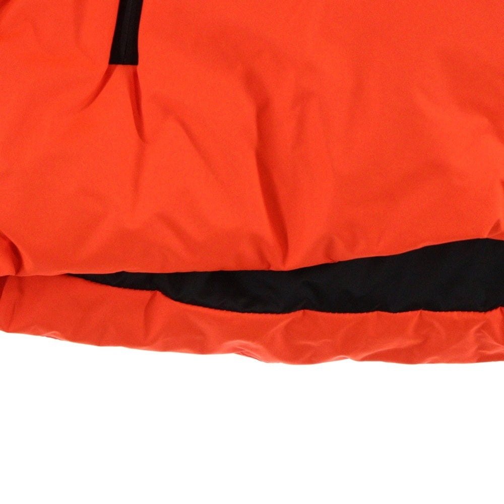 PRADA オレンジ ダウンジャケット フード付き 210.jpg