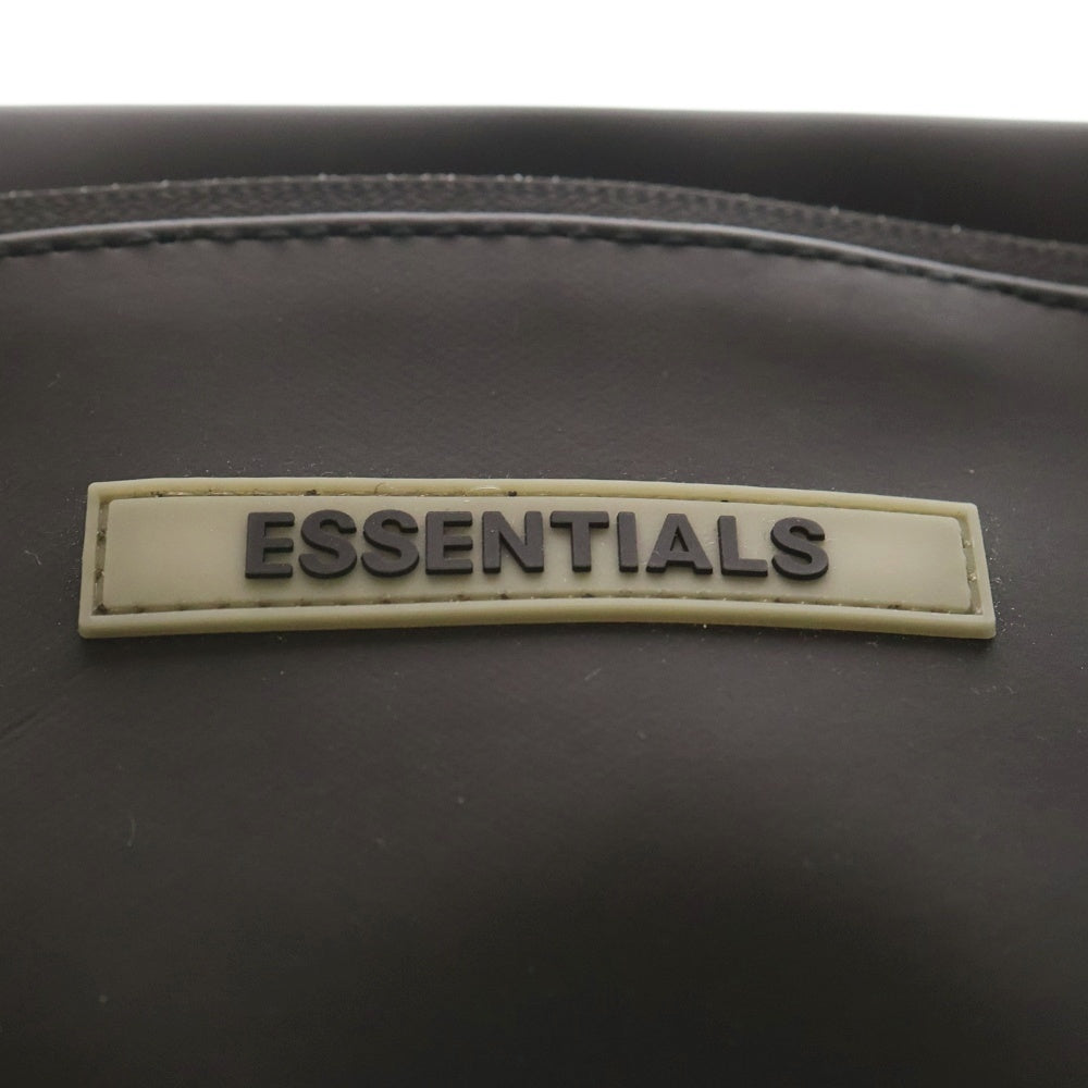 FEAR OF GOD ESSENTIALS(フィアオブゴッド エッセンシャルズ) ラバーロゴ ボディバッグ ブラック