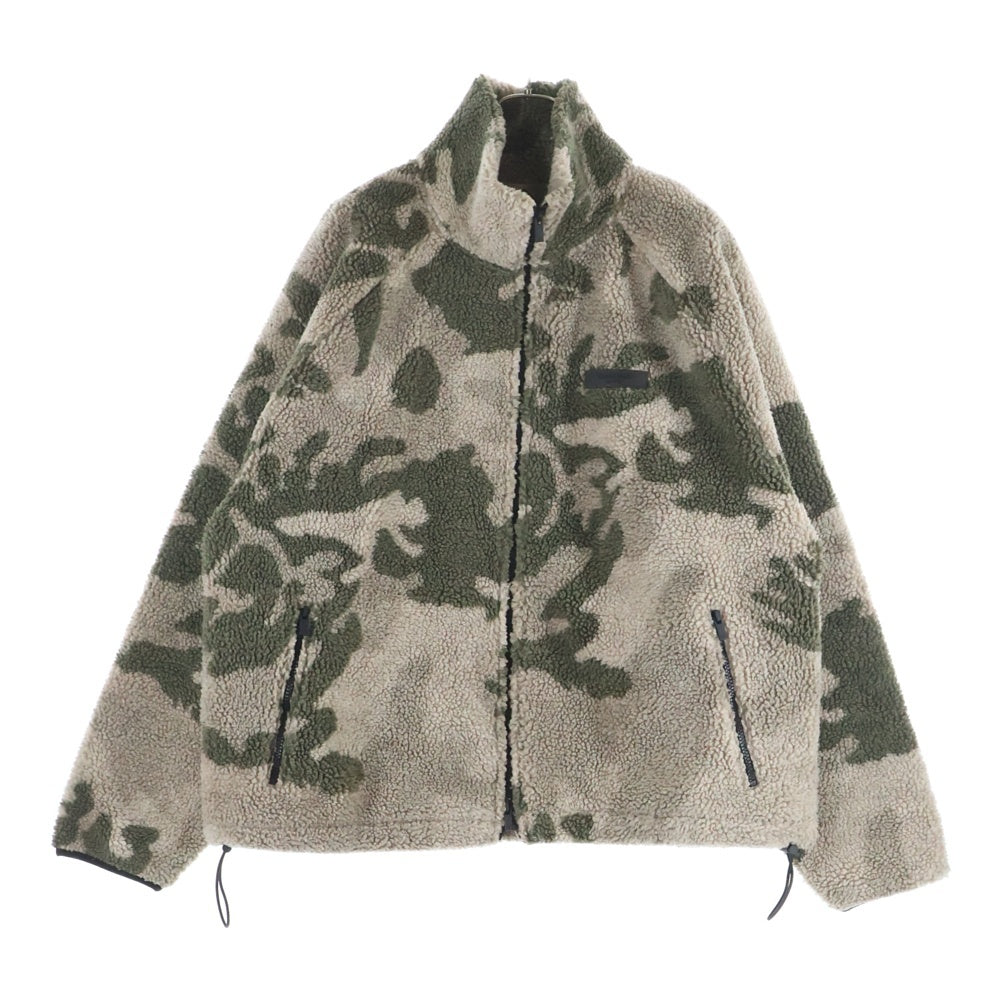 FEAR OF GOD ESSENTIALS(フィアオブゴッド エッセンシャルズ) FLEESE JACKET カモ柄ジップアップボアフリースジャケット カーキ/アイボリー