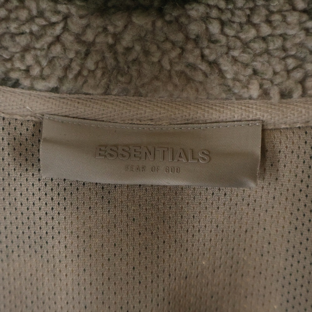 FEAR OF GOD ESSENTIALS(フィアオブゴッド エッセンシャルズ) FLEESE JACKET カモ柄ジップアップボアフリースジャケット カーキ/アイボリー
