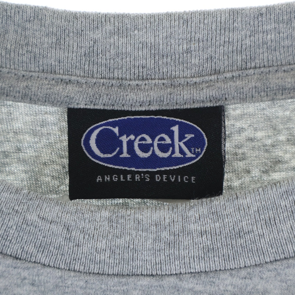 Creek Angler's Device(クリーク アングラーズ デバイス) フロント ロゴ クルーネック 半袖Tシャツ カットソー グレー 22BBCBCCS03