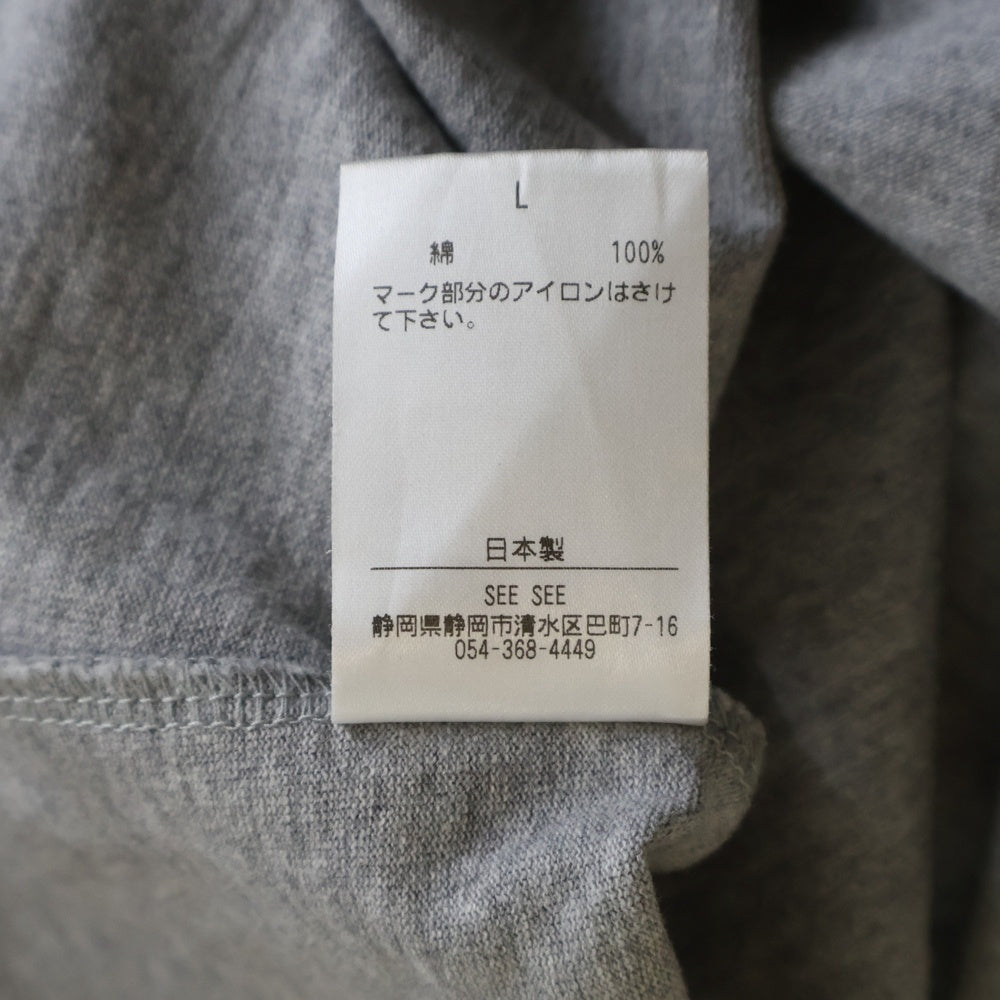 SEE SEE(シーシー) 刺繍ロゴ ストライプ柄 クルーネック 半袖Tシャツ カットソー グレー