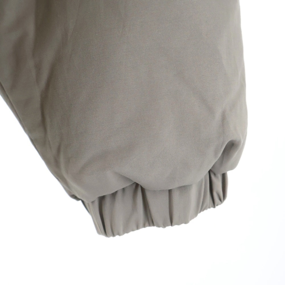 FEAR OF GOD ESSENTIALS(フィアオブゴッド エッセンシャルズ) PUFFER JACKET パファー ジップアップ ダウンジャケット ベージュ