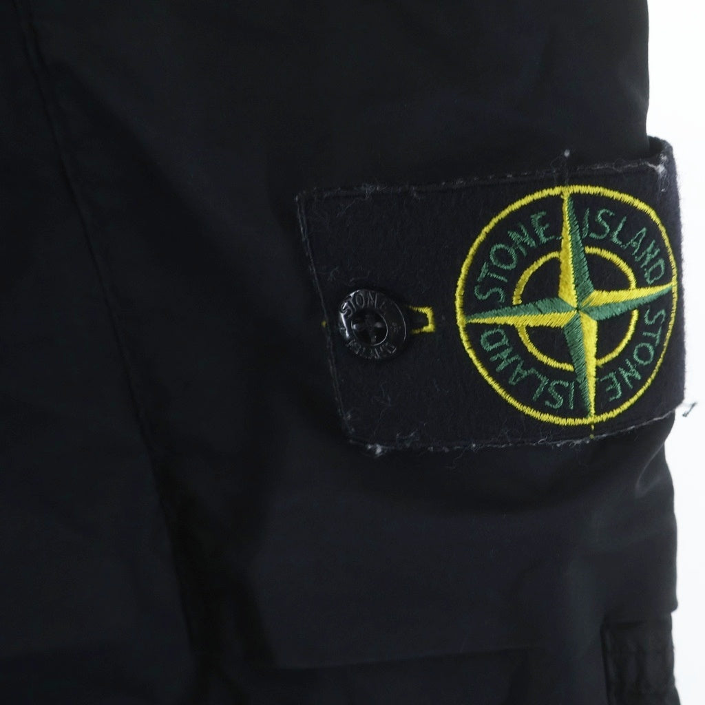 STONE ISLAND(ストーンアイランド) STRETCH COTTON TELA PARACADUTE ロゴワッペン ナイロン カーゴパンツ ブラック 801531303