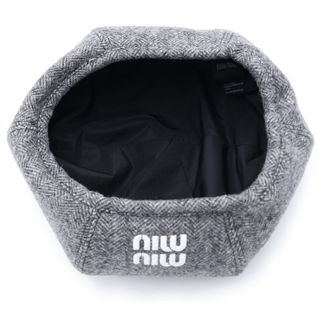 miumiu(ミュウミュウ) Logo Chevron Wool Beret フロントロゴ シェブロン ウール ベレー帽 グレー 5HC075 レディース