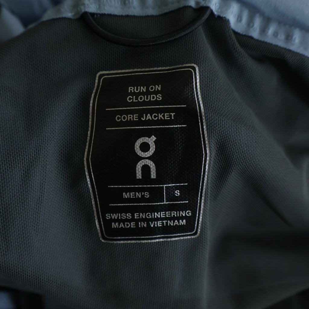 On(オン) Core Jacket コアジャケット ロゴリフレクター フーデッドナイロンジップアップジャケット ライトブルー 1ME1033 1ME1033