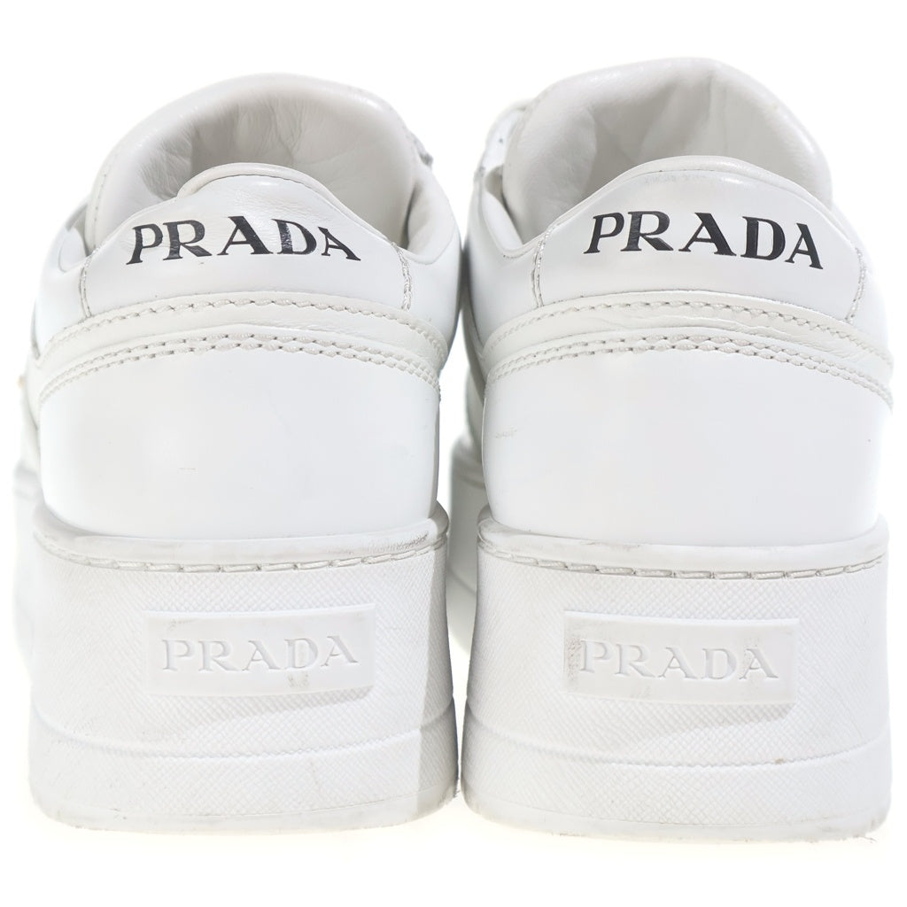 PRADA(プラダ) ダウンタウン ボールド ロゴプレート レザーローカットスニーカー ホワイト 1E792M 3LPF レディース