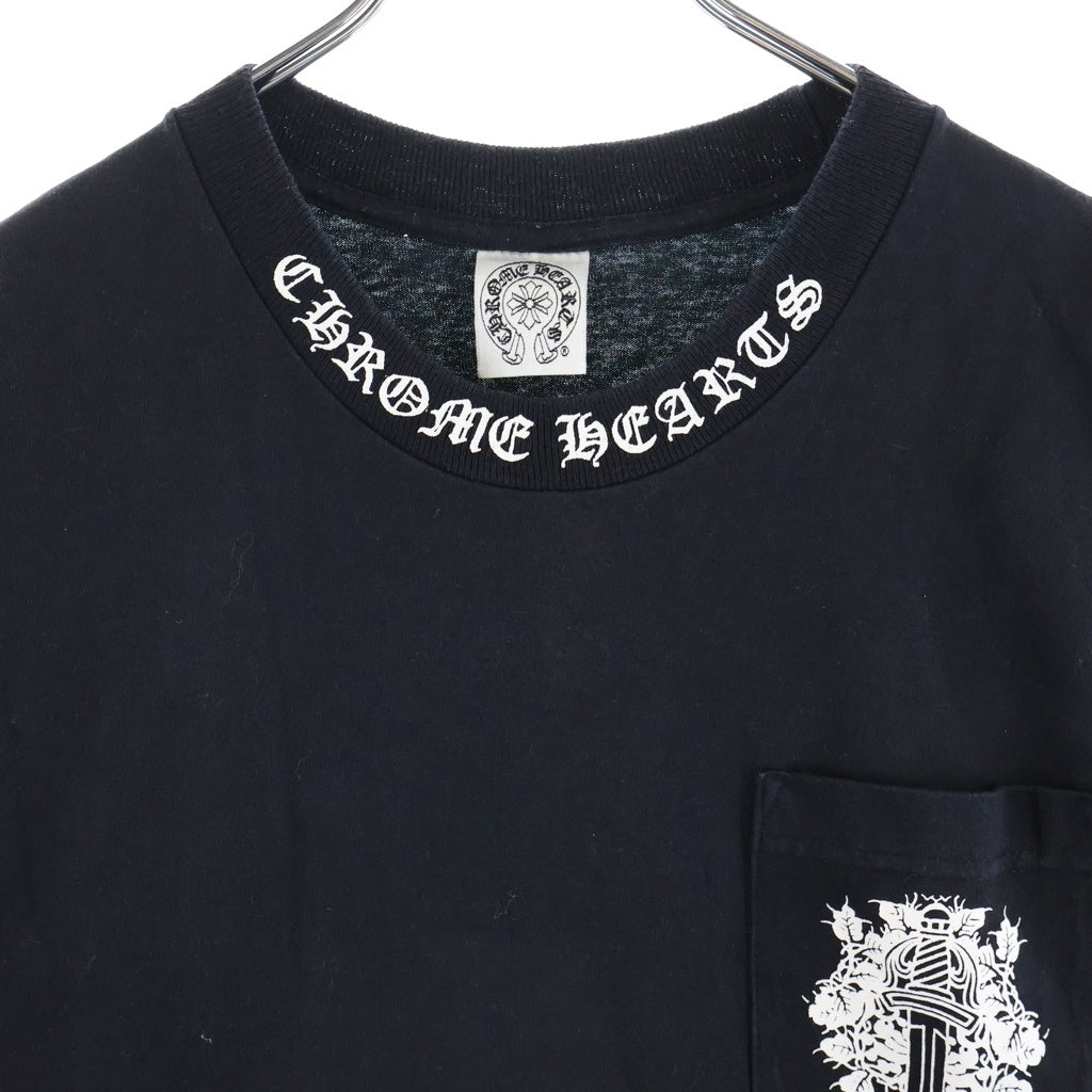 CHROME HEARTS(クロムハーツ) OLD VINE DAGGER LOGO ヴァインダガープリント クルーネック半袖Tシャツカットソー ブラック