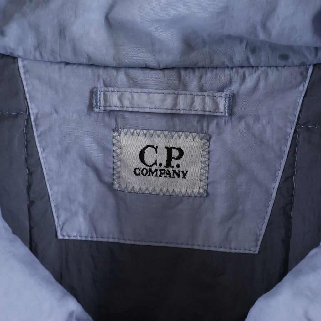 C.P. Company(シーピーカンパニー) 22AW CHROME-R ジップアップパファーナイロンジャケット パープル 13CMOW191A 005904M