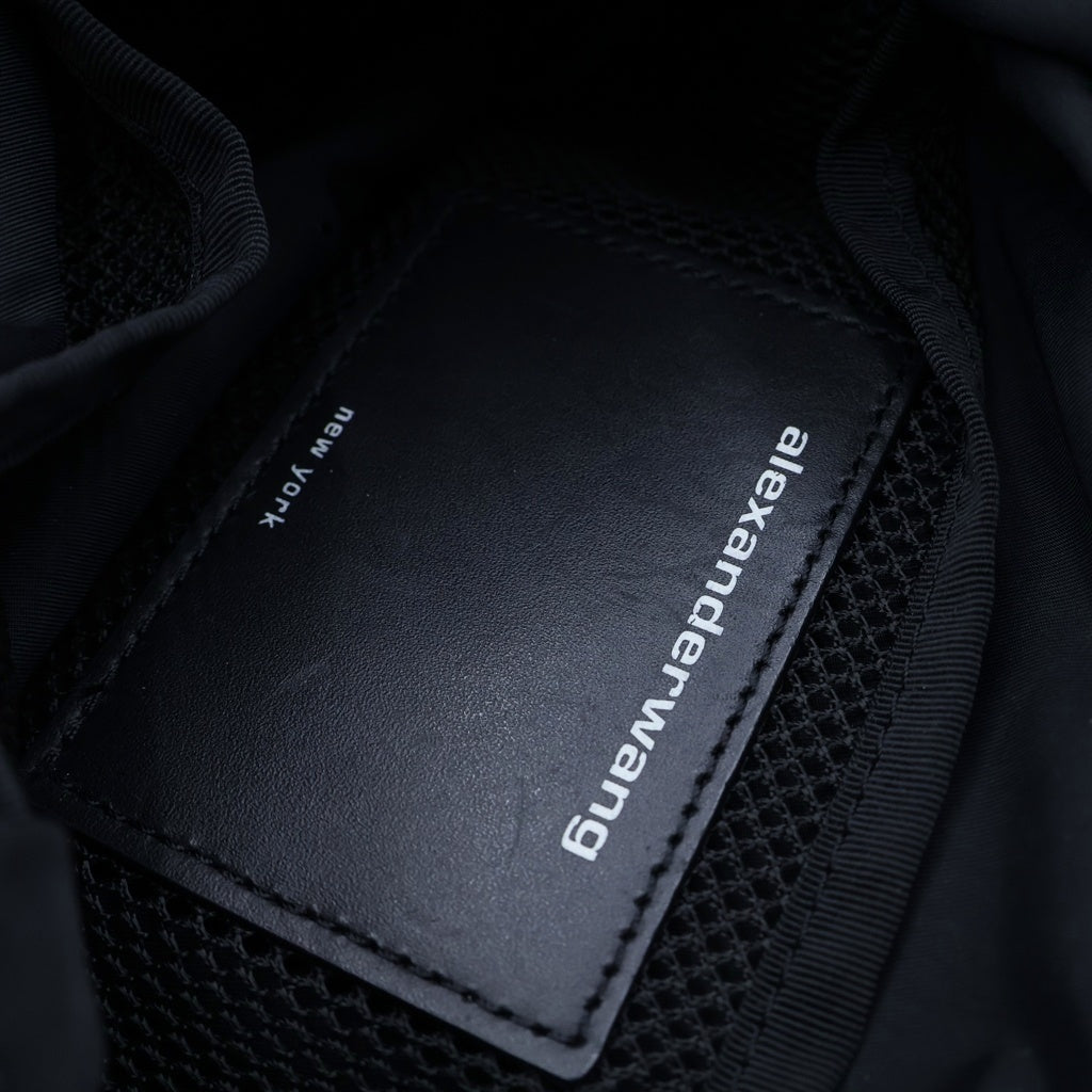 ALEXANDER WANG(アレキサンダーワン) Wangsport カメラバッグ ショルダーバッグ ブラック レディース