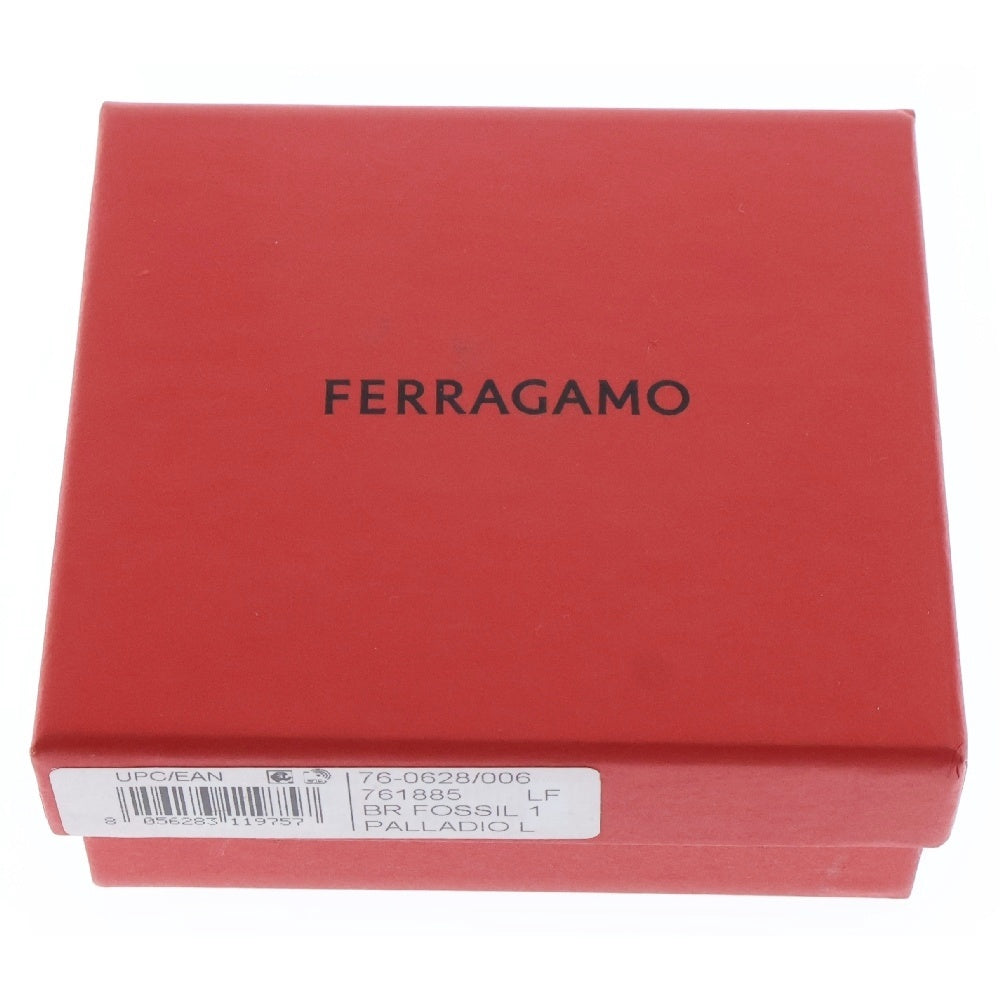FERRAGAMO(フェラガモ) AirPodsケース エアポッズ ガンチーニ金具 ミニバッグ ホワイト カーフレザー シルバー金具