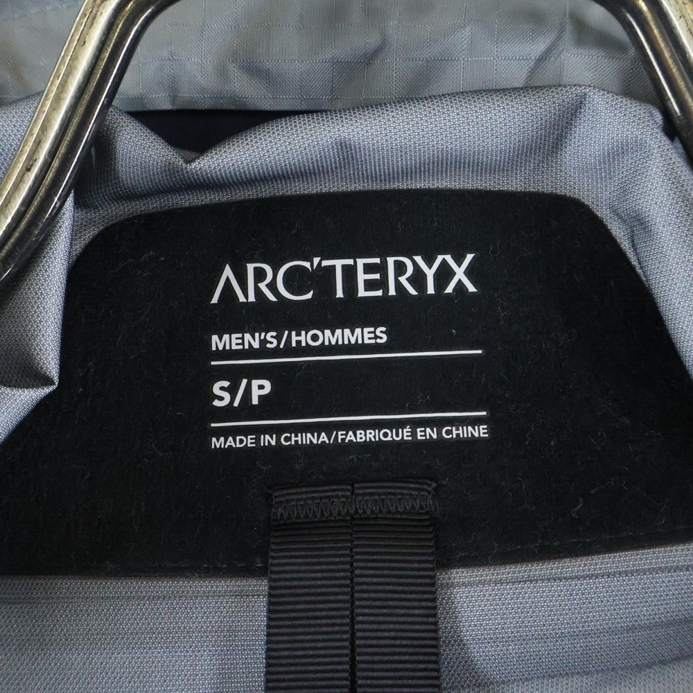 ARC'TERYX(アークテリクス) BETA JACKET ベータ ロゴ刺繍 ナイロン フーデッド ジップアップ ジャケット ネイビー X00000758401